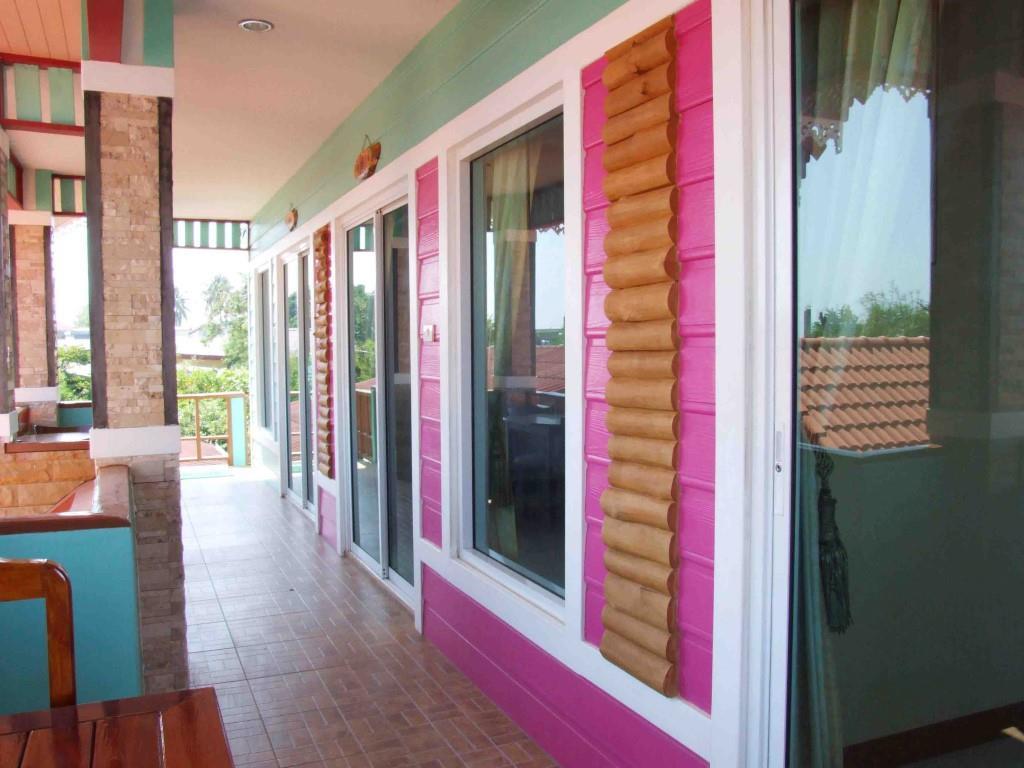 Hôtel Baan Virog Koh Larn Extérieur photo